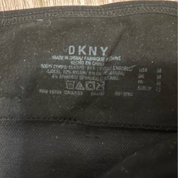 DKNY Women’s Black Sports Bra/Bralette Size M with sparkly silver band - Picture 4 of 4